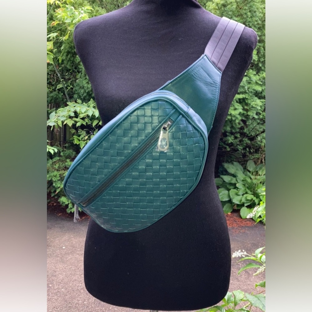 BNWT! Teal Leather Authentic Bottega Veneta Intrecciato Belt Bag - Picture 8 of 9